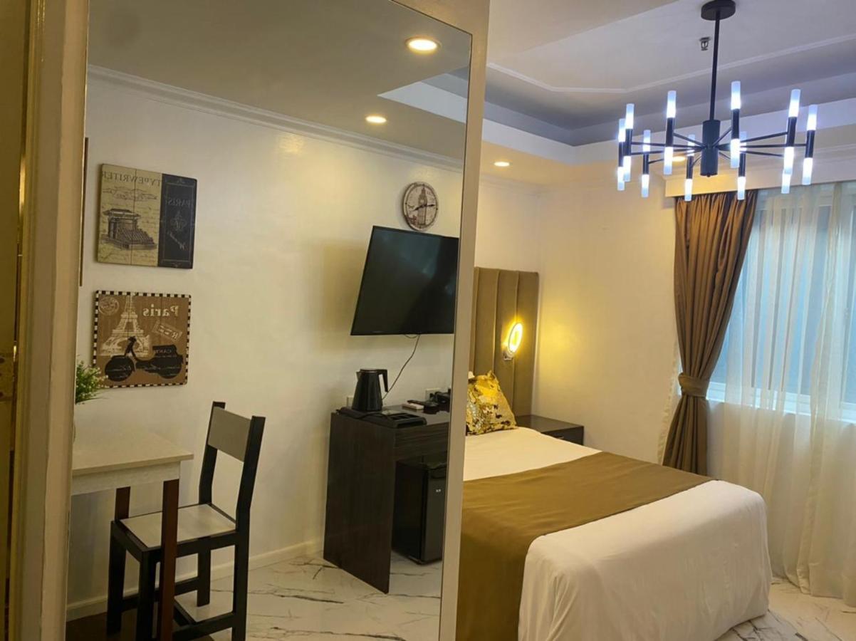 Makati Isabela Luxury Apartment มะนิลา ภายนอก รูปภาพ