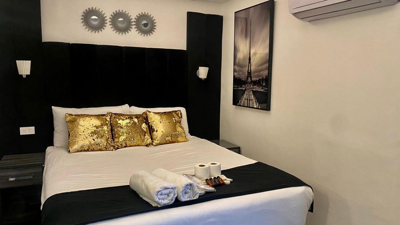 Makati Isabela Luxury Apartment มะนิลา ภายนอก รูปภาพ