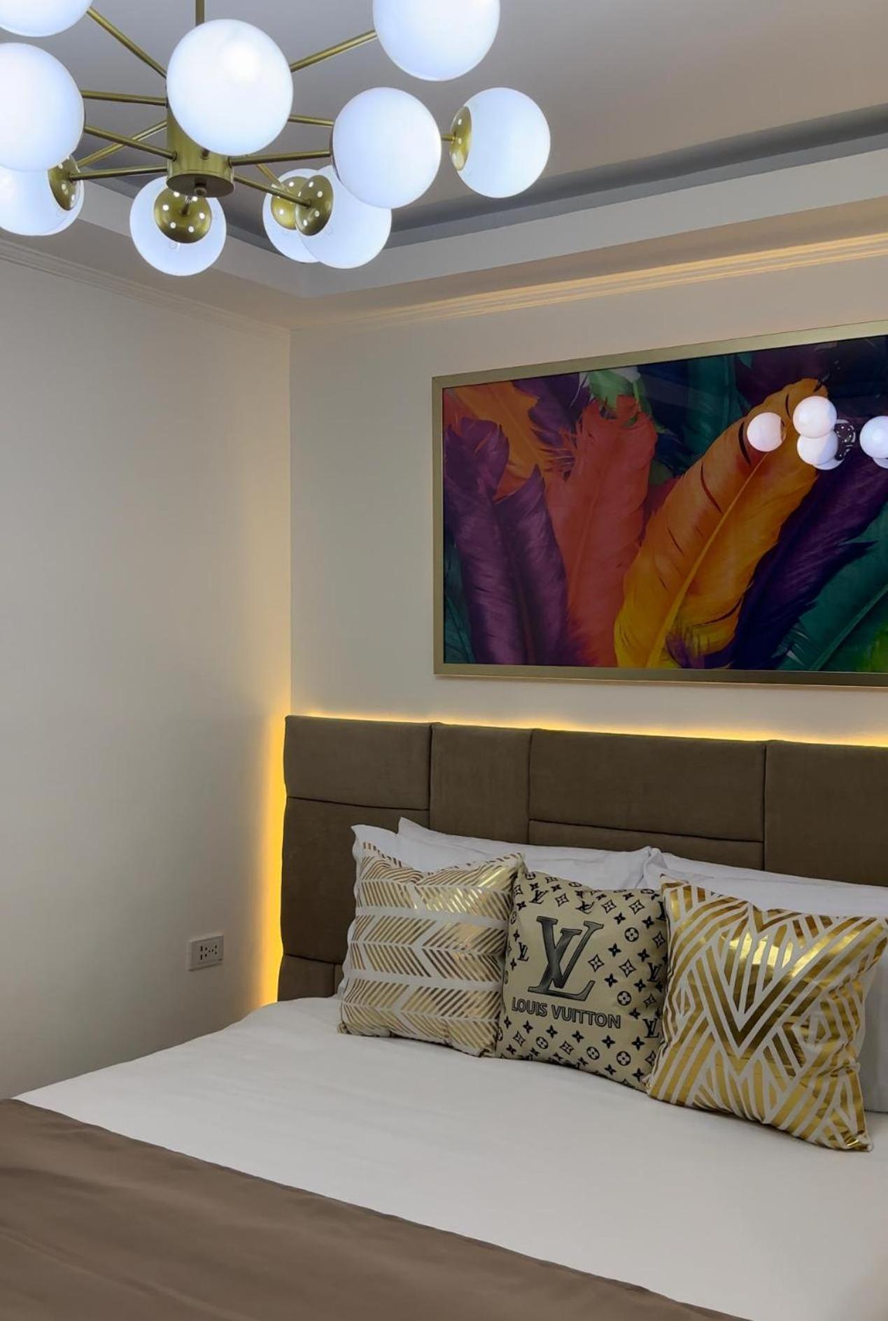 Makati Isabela Luxury Apartment มะนิลา ภายนอก รูปภาพ
